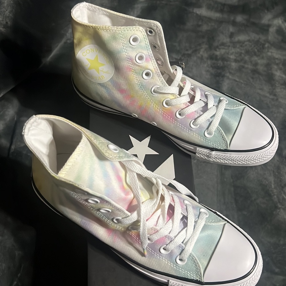 Brand New Tie-Dye Converse Hi-Top - Picture 2 of 3